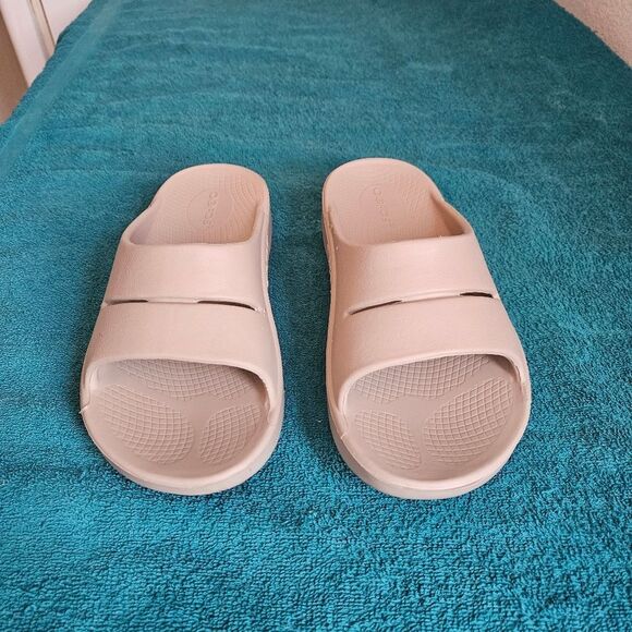 Oofos OOahh slide sandals Unisex - Picture 2 of 11